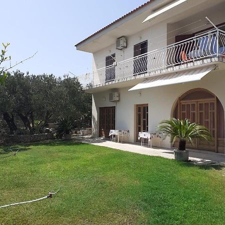 Apartman Vrisika Ll Макарска Экстерьер фото