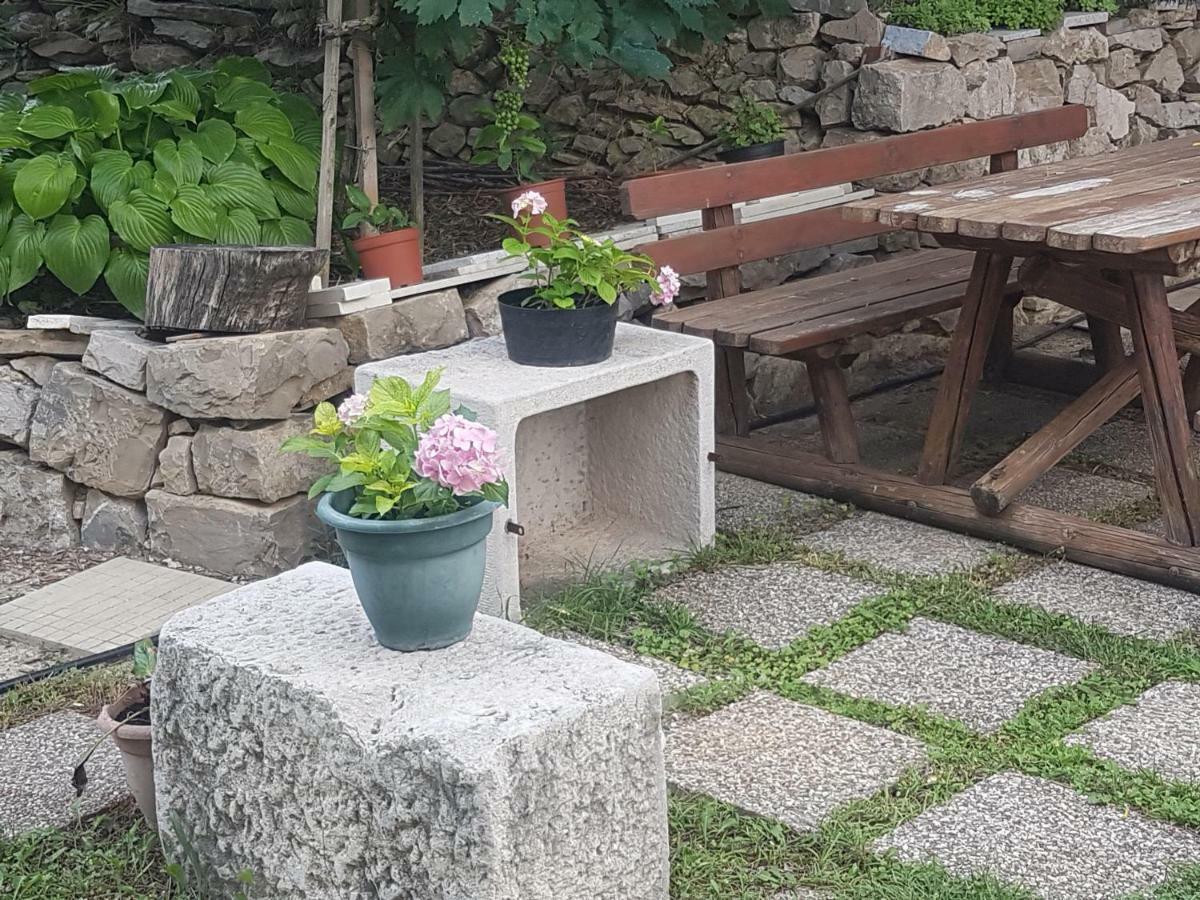Apartman Vrisika Ll Макарска Экстерьер фото